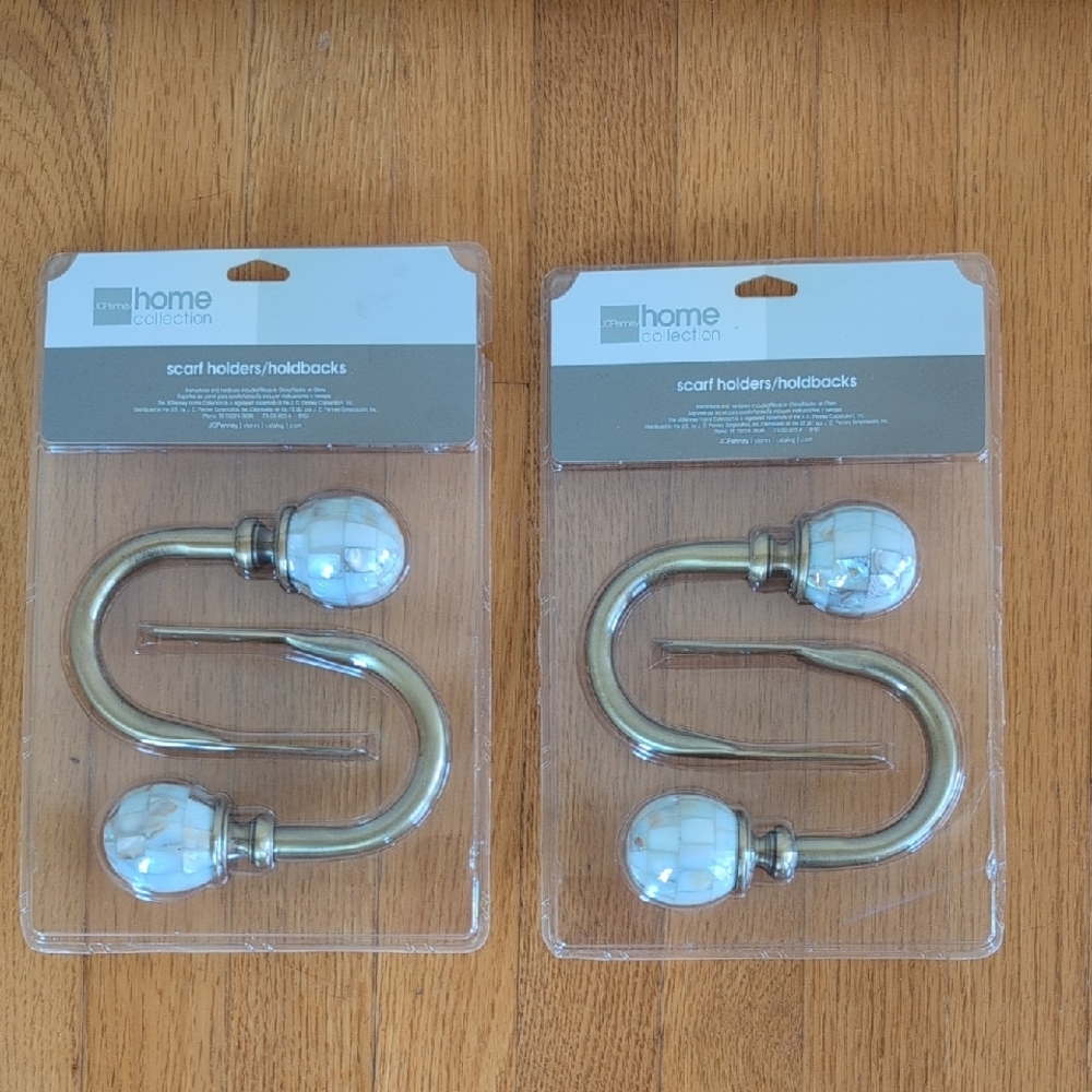 Home Collection Gold and White Scarf Holders